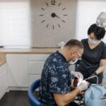 Tratamentul cariilor cu laser în 2026: se poate realiza fără freză și fără anestezie injectabilă?